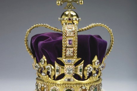 Top clips: Coronation prep, Royals ride the rails