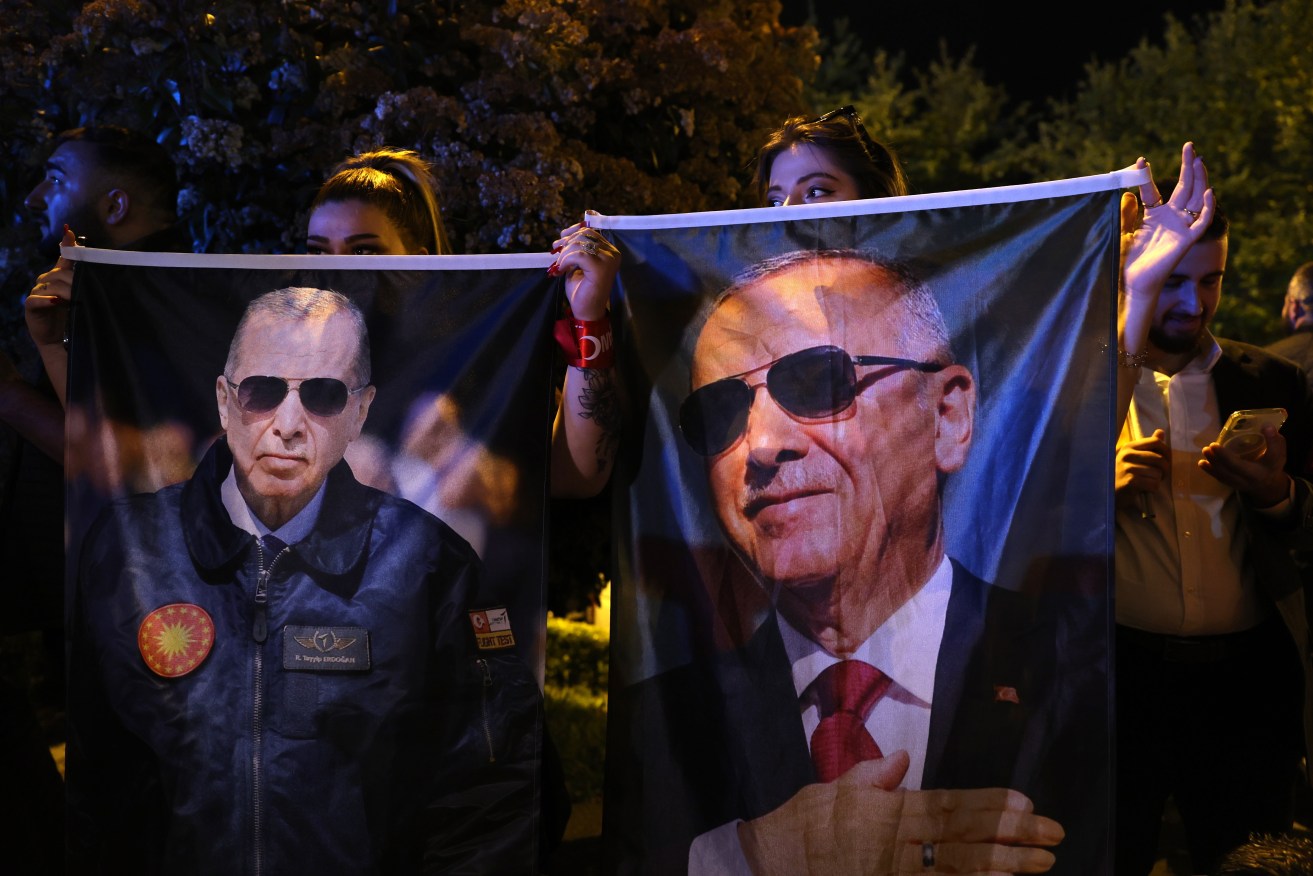 Supporters of Turkish President Tayyip Erdogan turn out for their candidate in Istanbul.