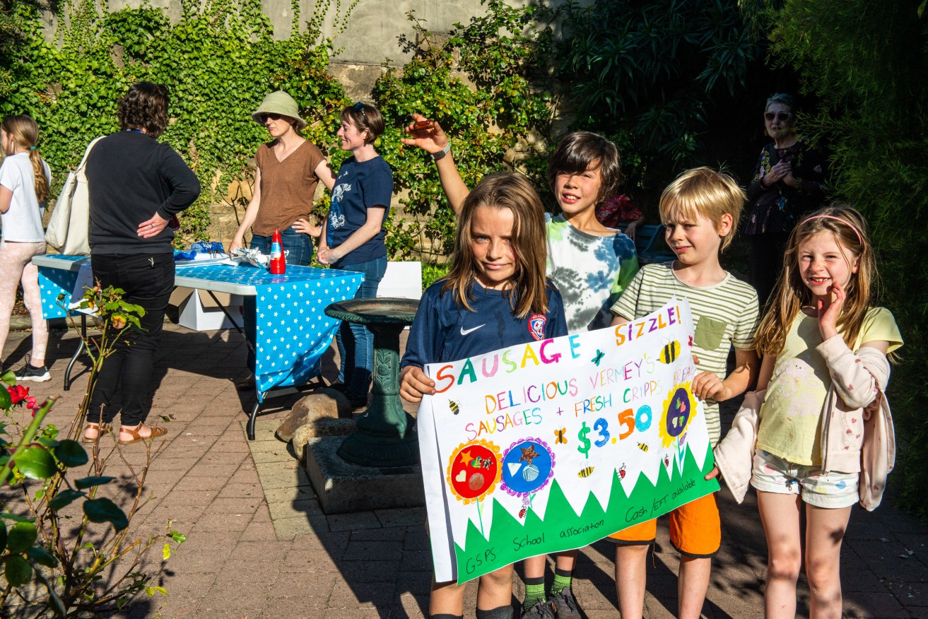Helping out at local community events can help kids cope with mental health problems later in life.
