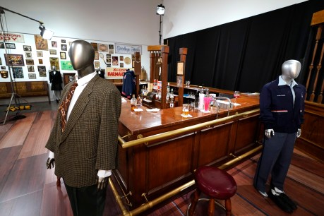 <i>Cheers</i> bar sells for million dollars at TV sets auction