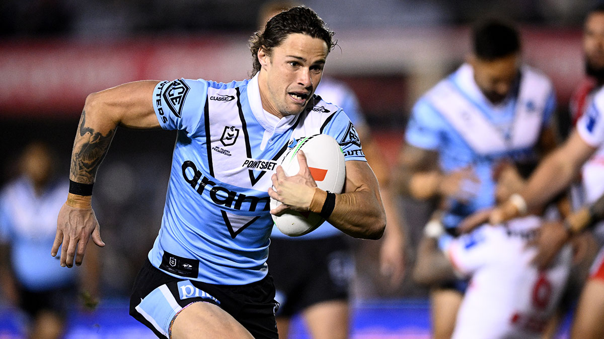 Nicho Hynes bests Ben Hunt as Cronulla belts St George 52-16