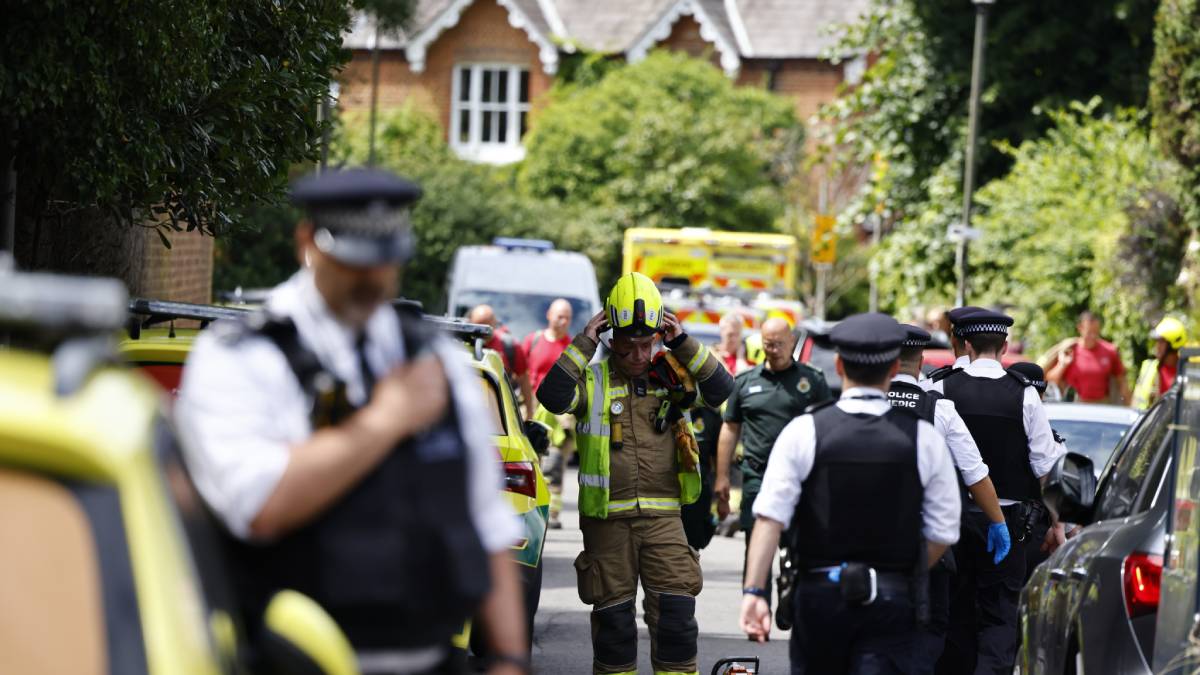 Child dies after car strikes primary school in London
