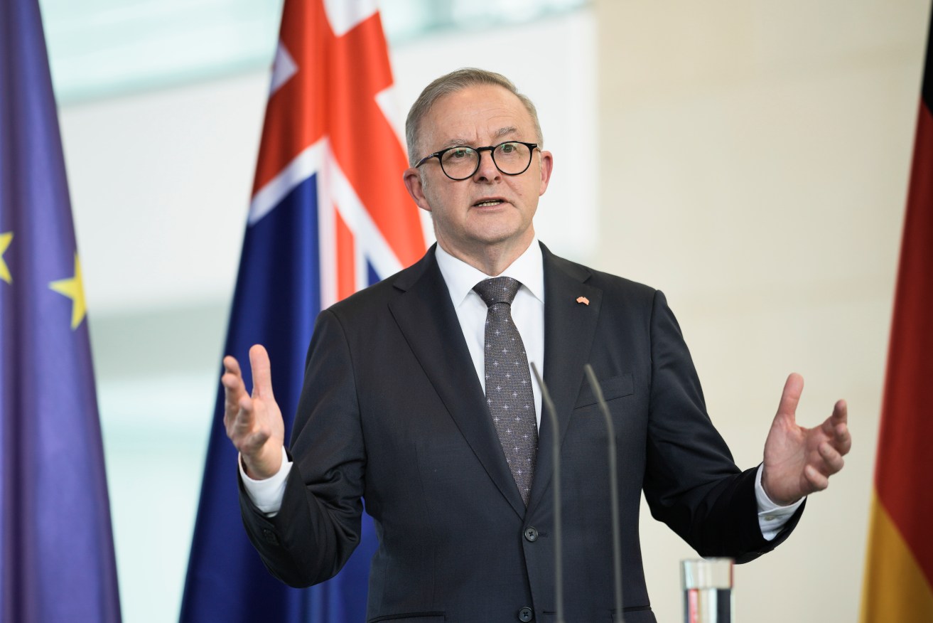 As the 'yes' and 'no' cases are made public, the prime minister says the clearest argument in favour is to improve policies for Indigenous Australians.