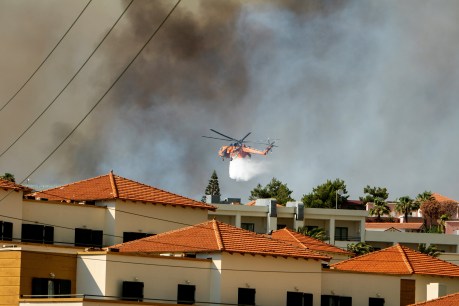 Thousands flee wildfire on Greek island of Rhodes