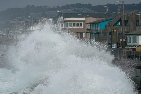 Swell’s up in California as Earth warms: Research