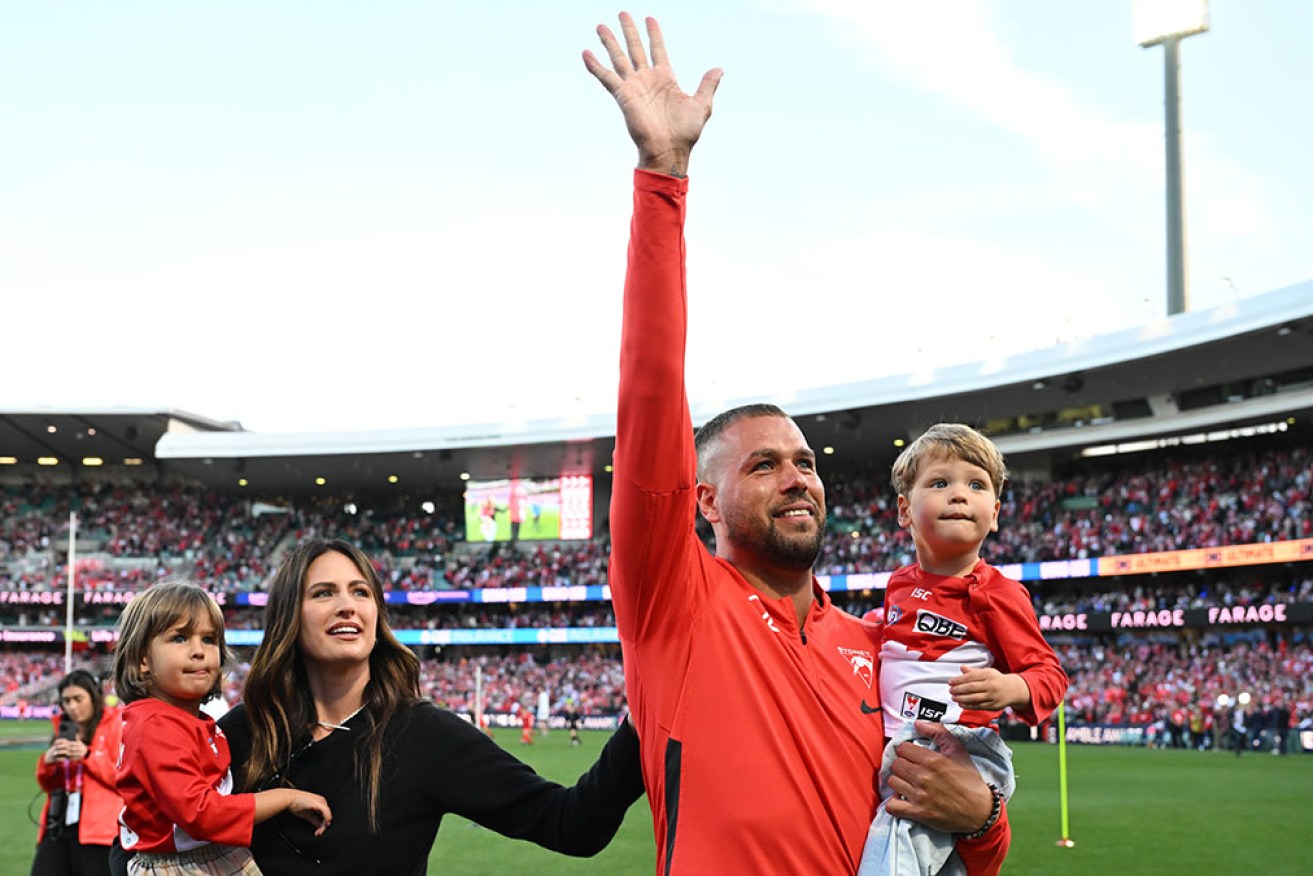 Sydney fans gave retired great Lance Franklin a rousing farewell at the SCG on Sunday.