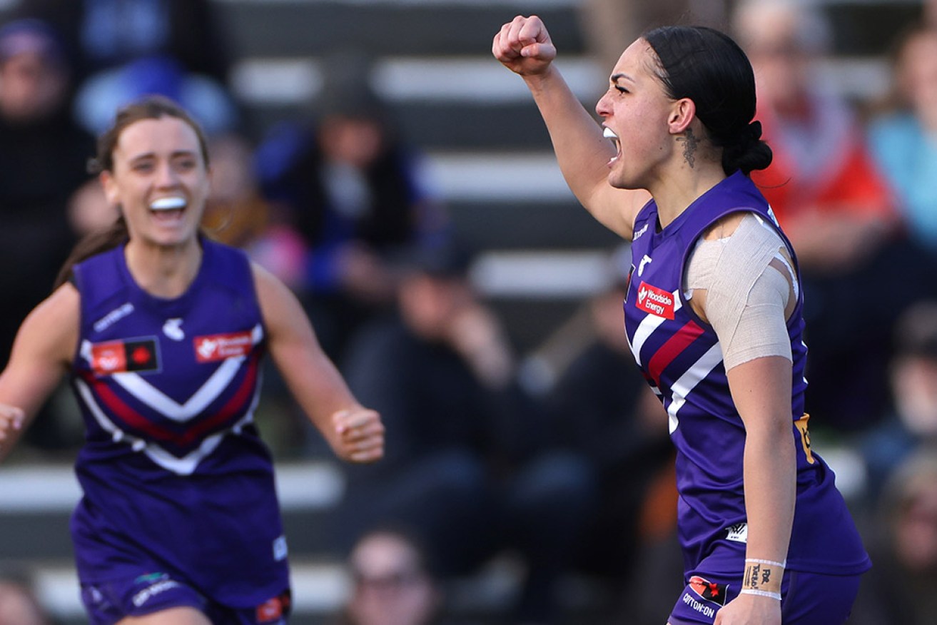 Makaela Tuhakaraina's late goal has helped Fremantle to an eight-point AFLW win over West Coast.