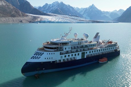 Stranded luxury cruise ship pulled free in Greenland