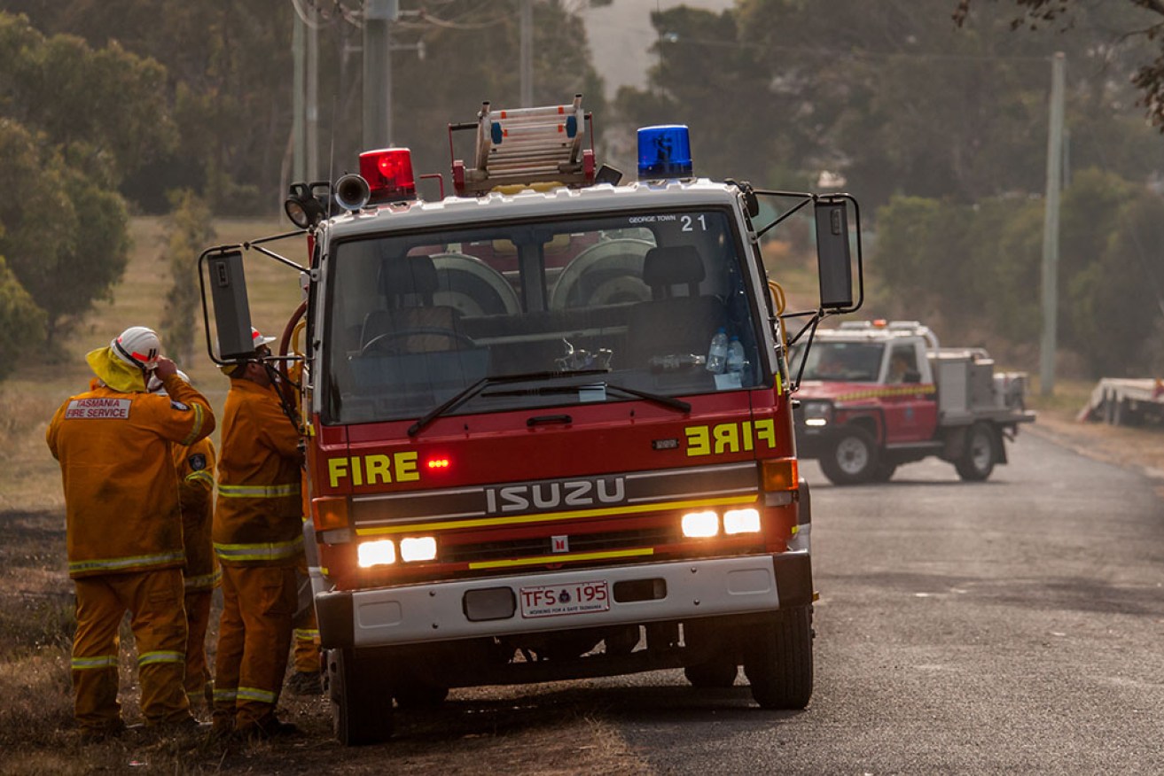 Rural residents in southern Queensland are being urged to evacuate as a bushfire approaches.