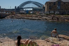 Nervous night for NSW coastal towns with bushfire threat