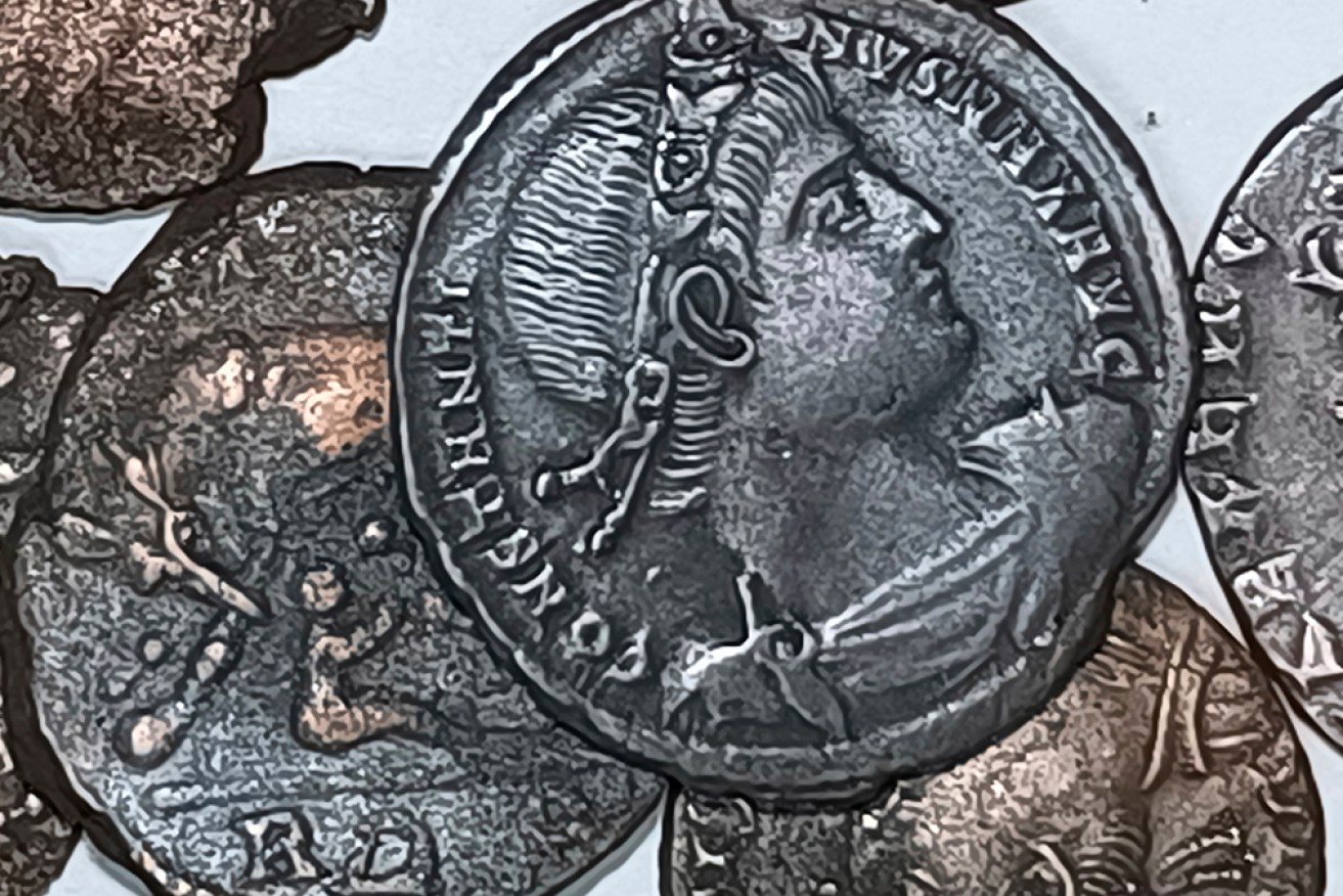 Coins dating from the first half of the 4th century were in sea grass near the Sardinian coast.