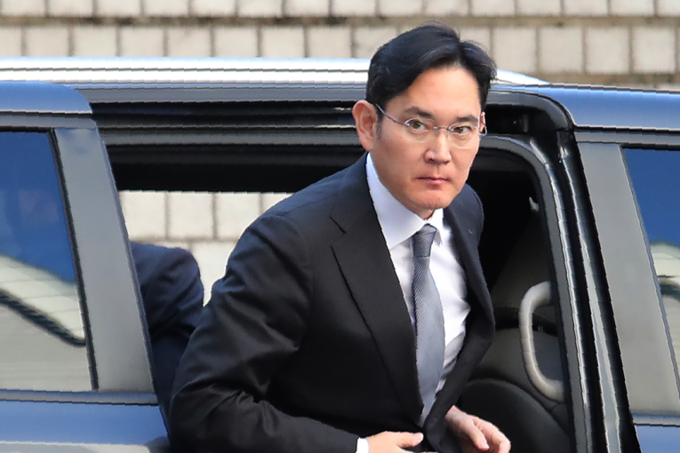 Prosecutors want Samsung CEO behind bars