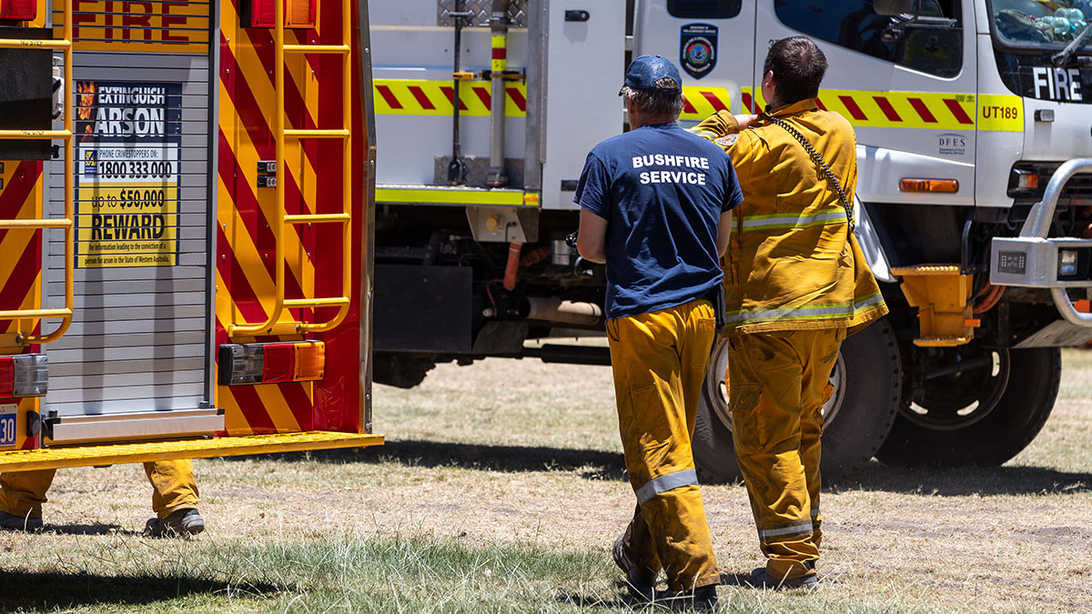 Ten Homes Lost In Perth Bushfire Amid 'unforgiving' Forecast