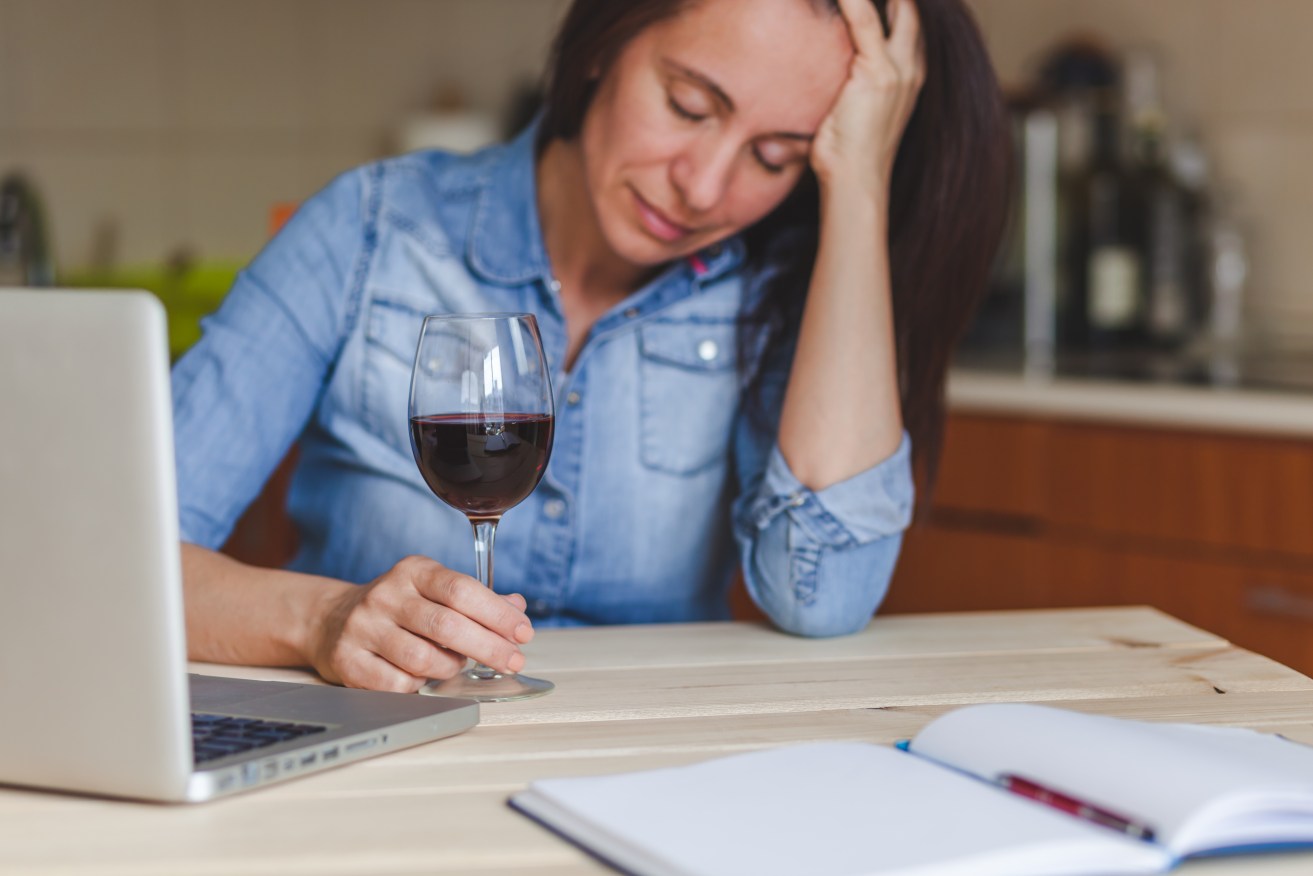 Red wine gives some people a headache, even when drinking a small amount. 