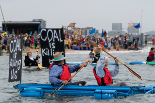 Protesters’ vigil keeps Newcastle coal port shut down