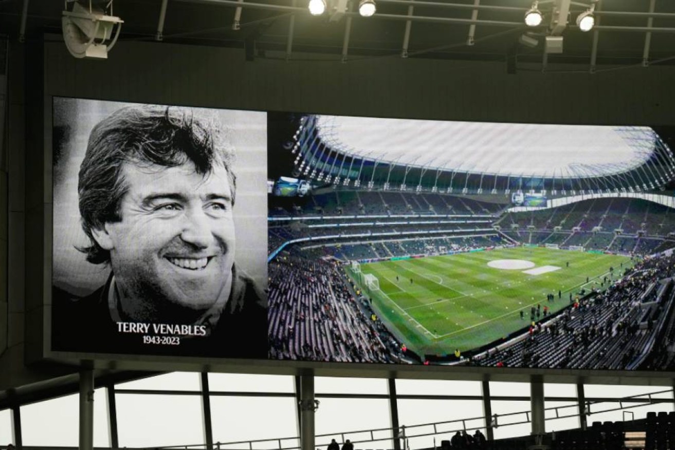 Tottenham pay tribute to their former coach Terry Venables before Sunday's match with Aston Villa.