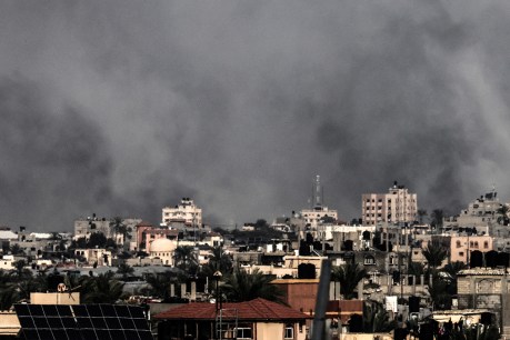 Israeli tanks reach centre of Khan Yunis in southern Gaza