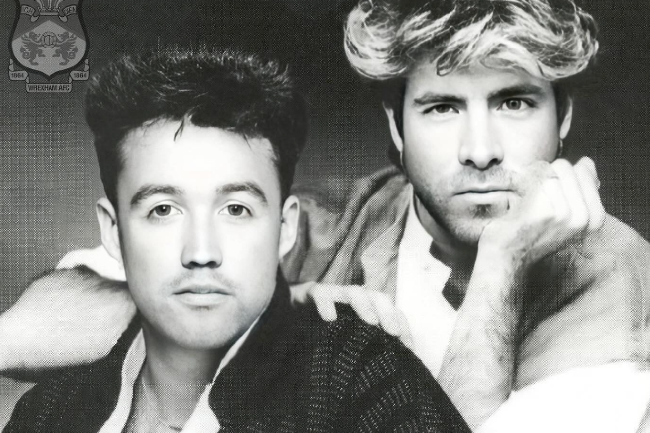 ‘Weird’, ‘funniest’ and ‘absurb’ – fans weigh in on Hollywood duo's Christmas tribute.