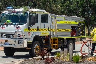Bushfire warning in Perth’s south downgraded