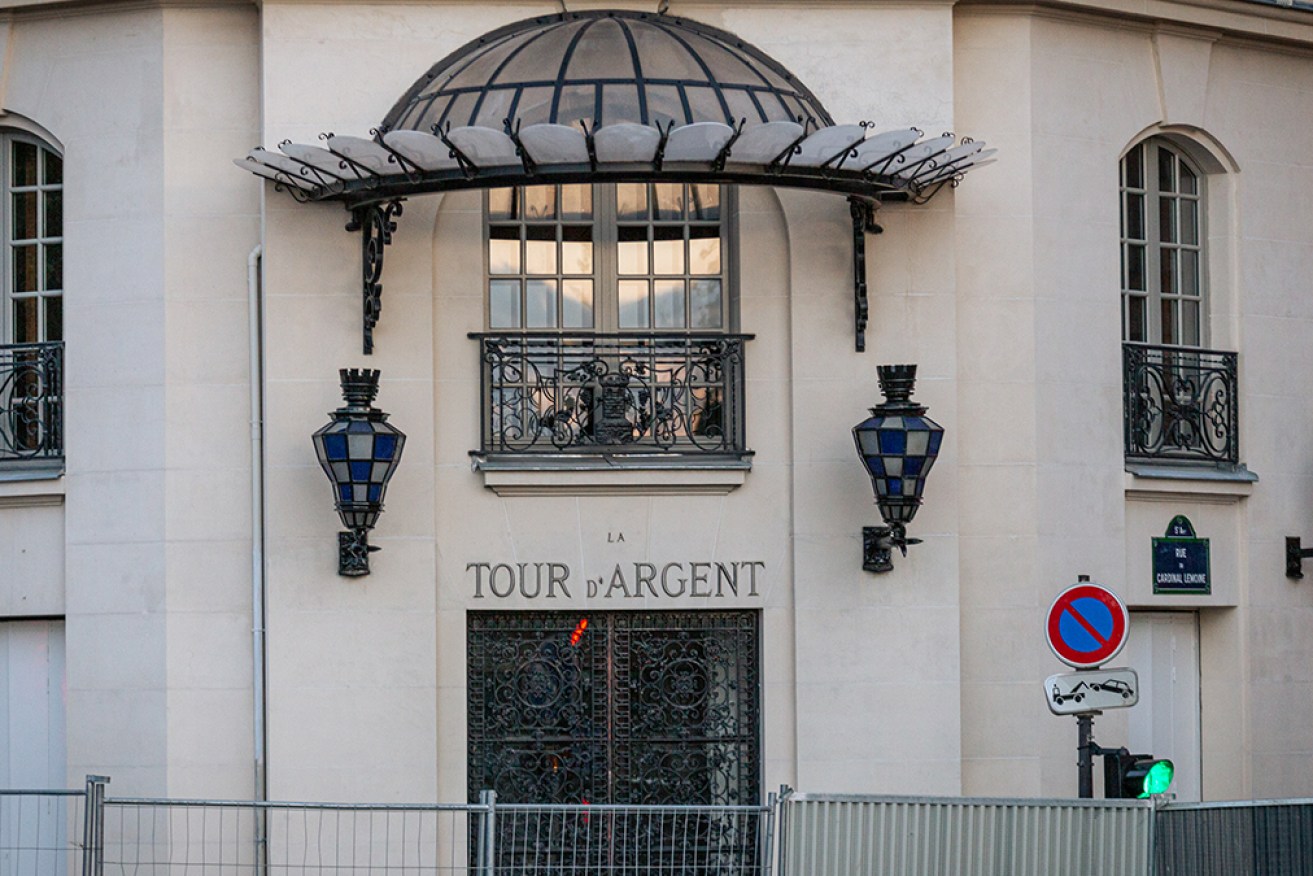 The oldest restaurant in Paris, La Tour D'Argent, has reopened after restoration work.