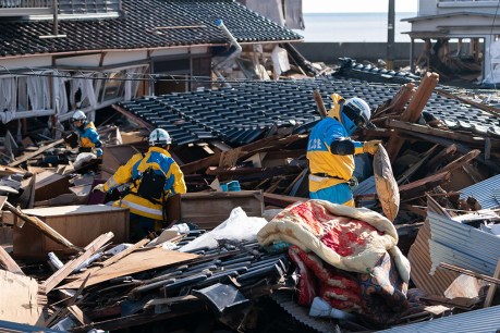 Japan quake rescuers race against time to aid survivors