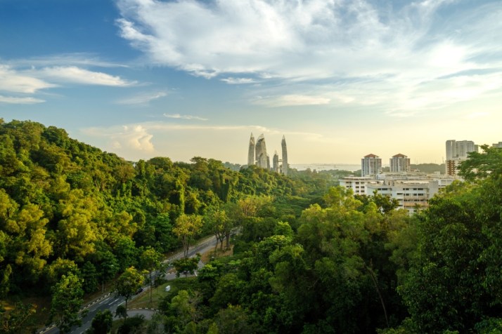 How to explore Singapore’s best sights on foot 