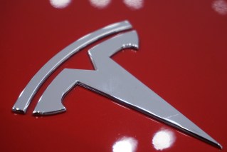 Tesla owners sue for cars ‘falling flat’ on tech claims