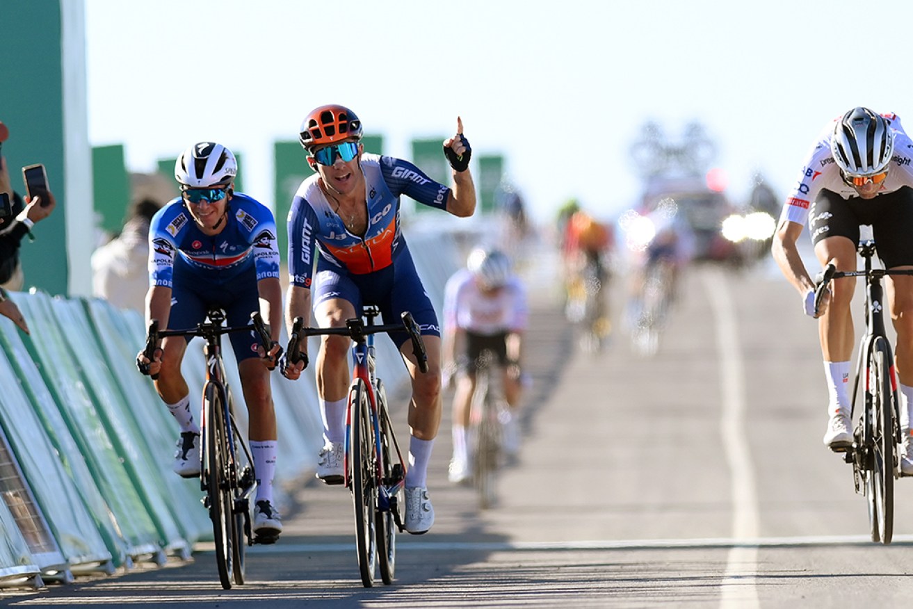 Simon Yates wins the last stage of the AlUla Tour and the overall title in Saudi Arabia.