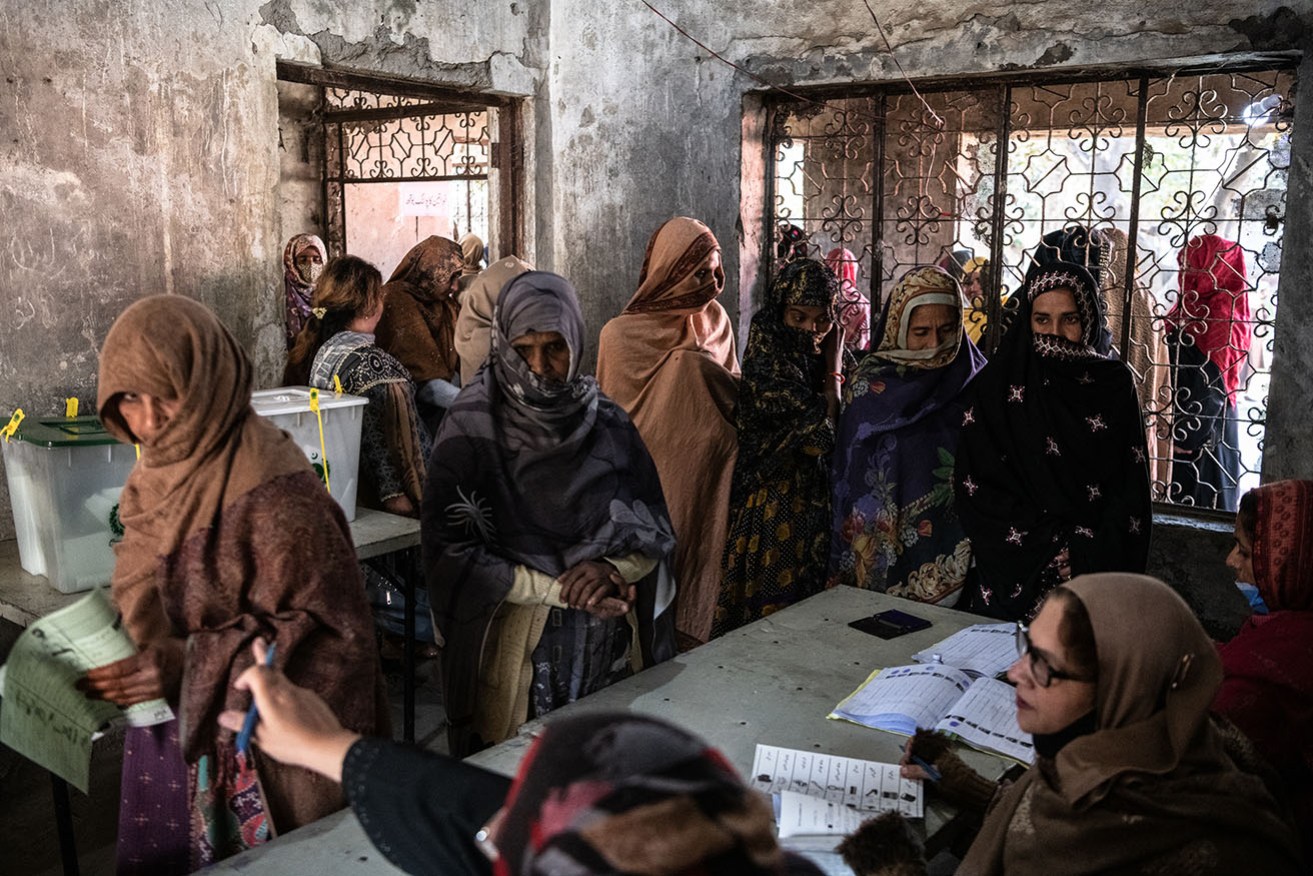 Violence has marred the Pakistan national election but voters have turned out in big numbers. 