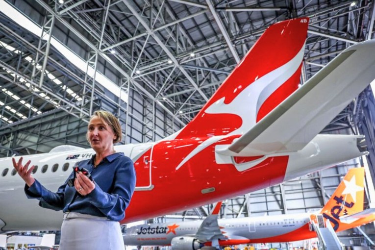 Qantas pins hopes on new planes, service blitz