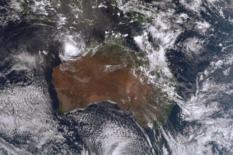 Lincoln expected to strengthen into a cyclone within hours