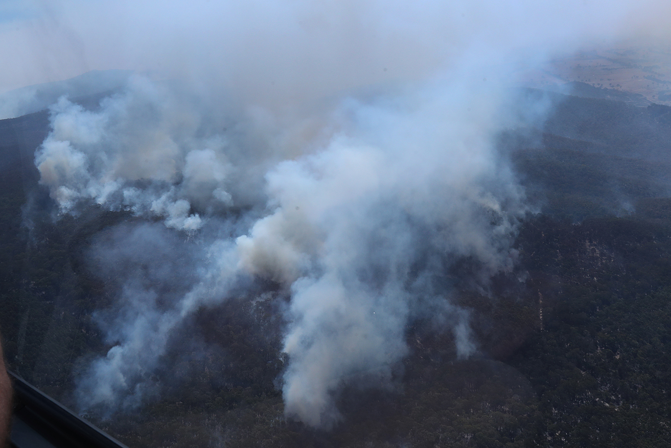 A bushfire burning in Victoria's west is yet to be contained before extreme conditions this week.