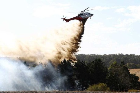 Bushfire treated as suspicious after tense fire fights