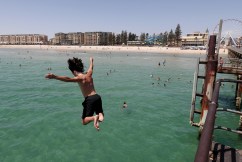 SE Australia swelters amid autumn heatwave