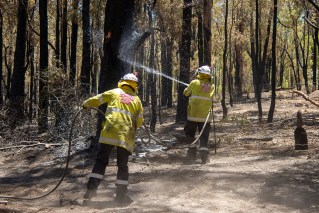 WA bushfire contained but not controlled