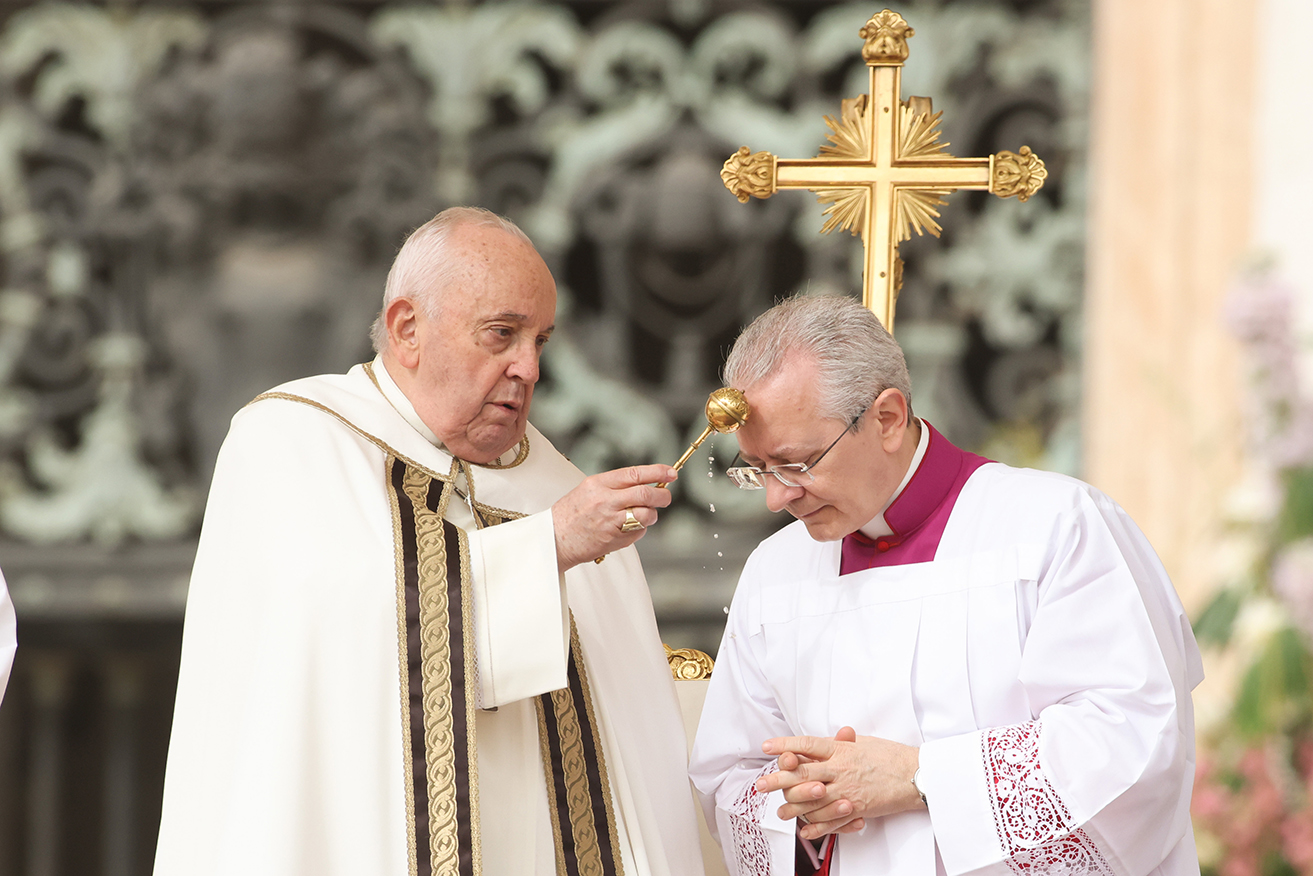 Pope Francis has presided over Easter Sunday mass in St Peter's Square despite health concerns.