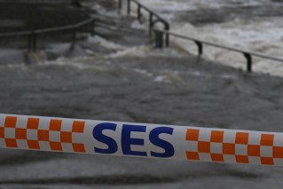 Rescues, flood threat to Sydney fringe suburbs