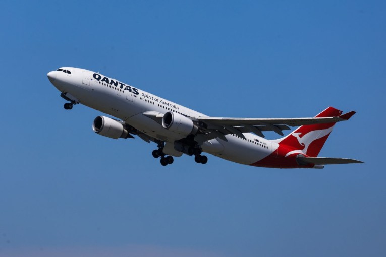 Qantas works on wi-fi for international flights