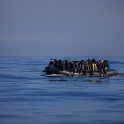Five migrants die trying to cross English Channel