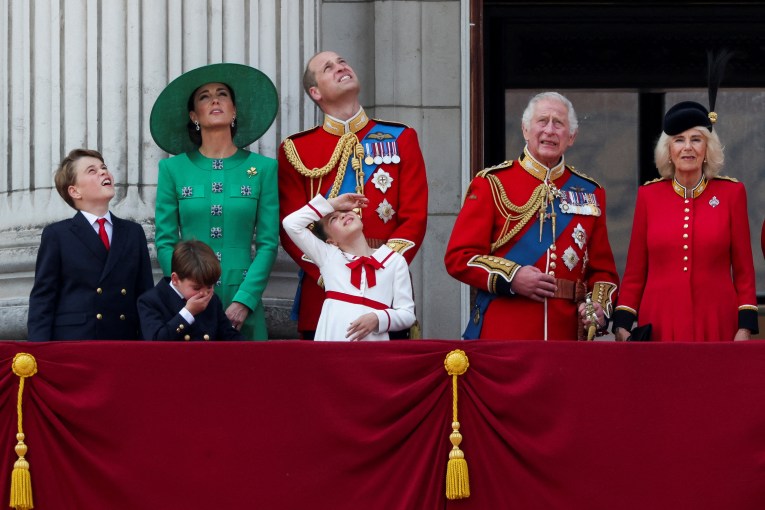 Speculation mounts on royal family reunion in public