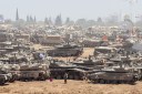 Israeli forces mass despite US warning
