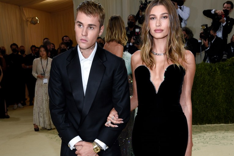 Biebers announce baby on way, renew vows