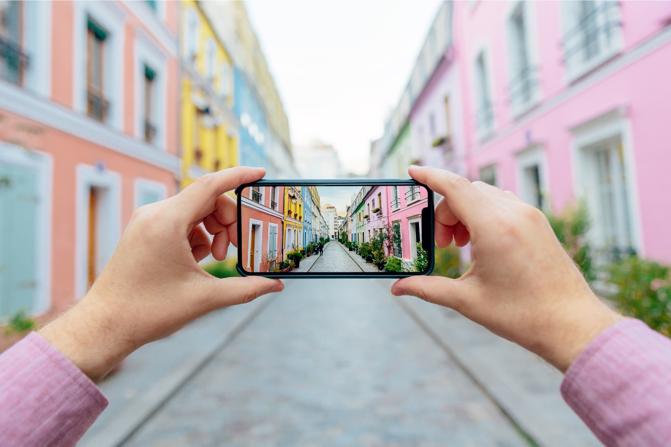 Why you should think twice before sharing your travel pictures - Vimarsana News