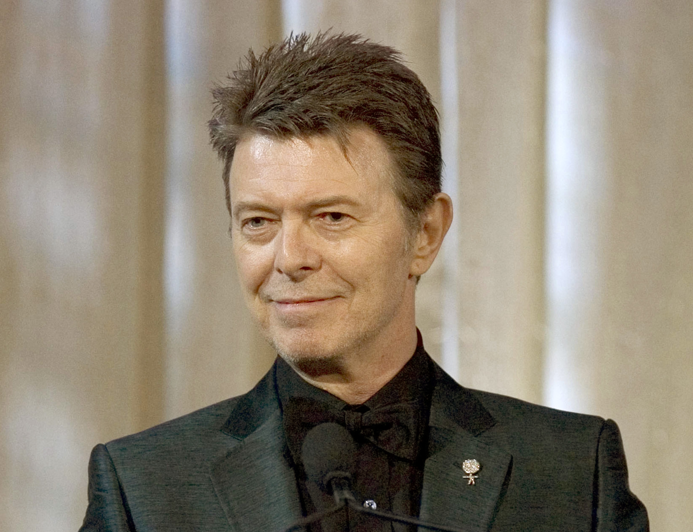 Bowie swapped drugs for espresso: Bandmate - Vimarsana News