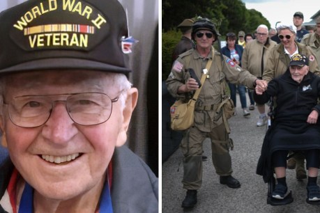 US WWII vet, 102, dies en route to Normandy