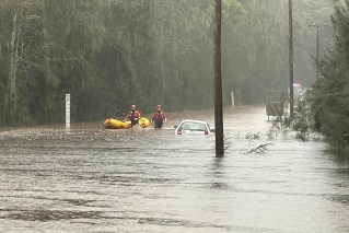 Flood threat recedes as NSW residents return