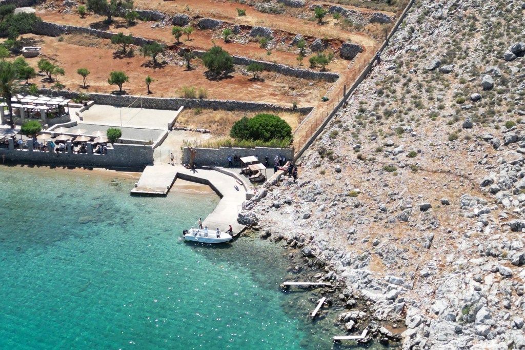 Mosley-body-Greece