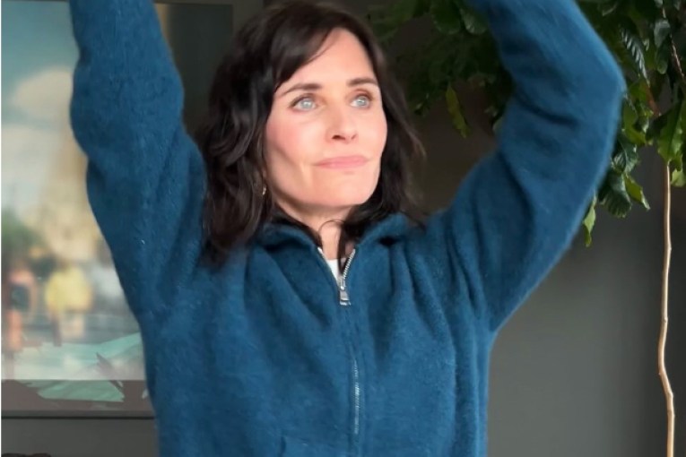 Courtney Cox goes viral with blast from the past