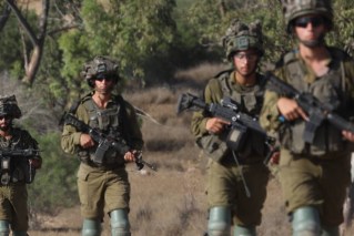 Eight Israeli soldiers killed, deal looks distant