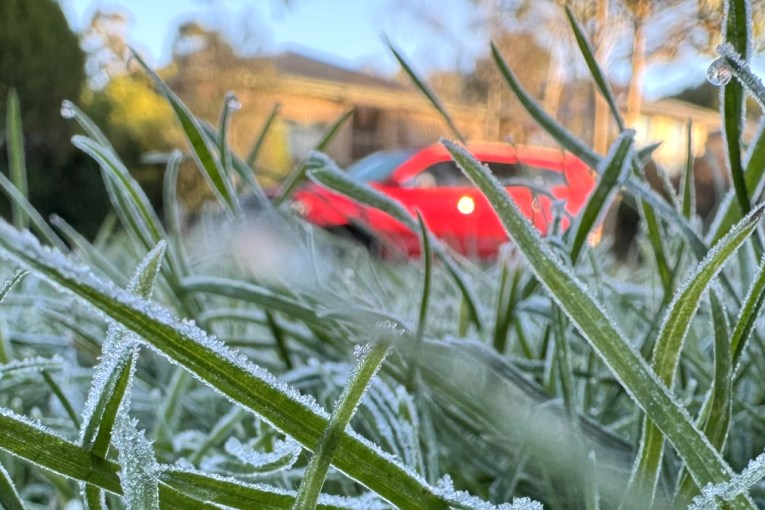 States shiver through frosty conditions